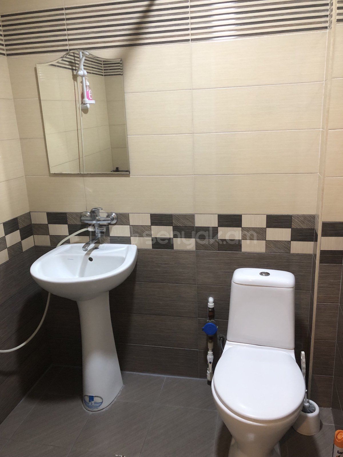 1 Սենյականոց Բնակարան Նորակառույցում, 30քմ, 2/3 հարկ, Կապիտալ Վերանորոգված