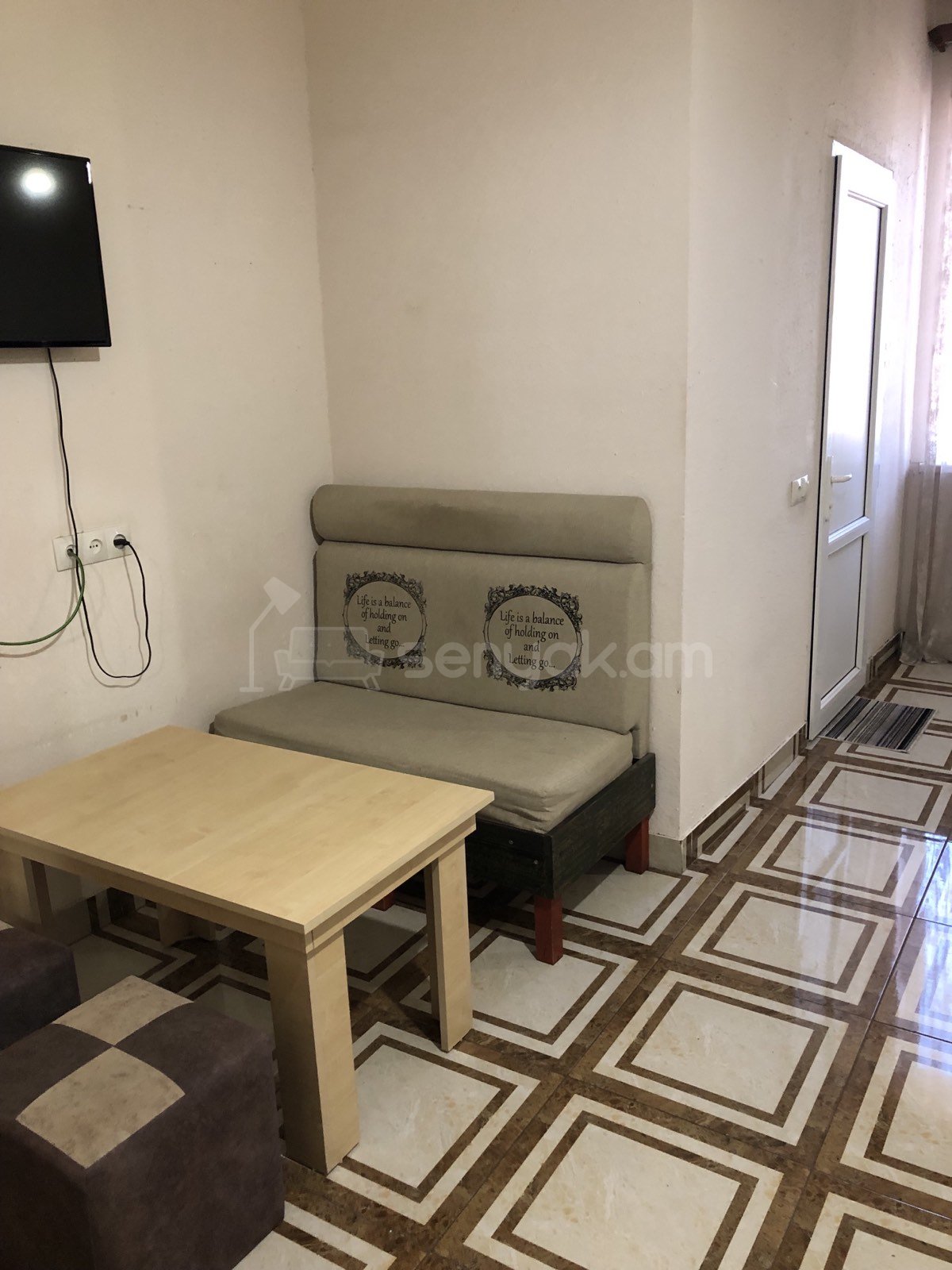 1 Սենյականոց Բնակարան Նորակառույցում, 30քմ, 3/3 հարկ, Կապիտալ Վերանորոգված