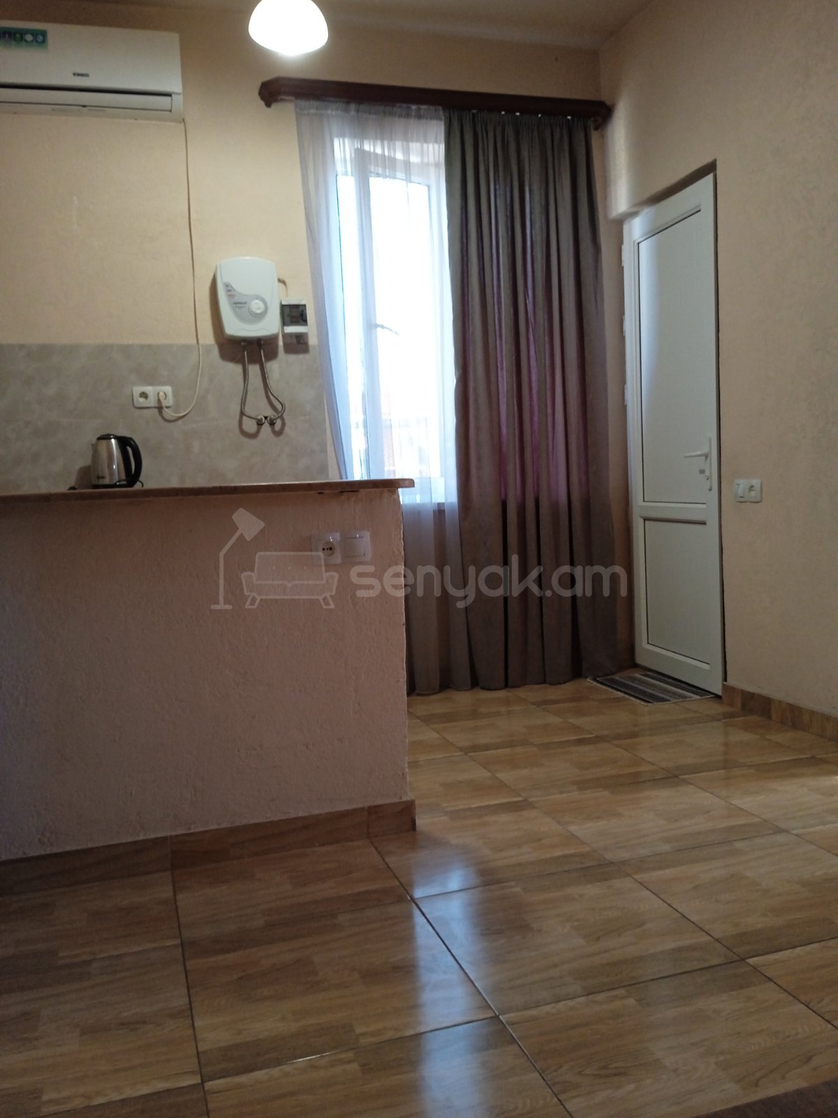 1 Սենյականոց Բնակարան Նորակառույցում, 30քմ, 2/3 հարկ, Կապիտալ Վերանորոգված