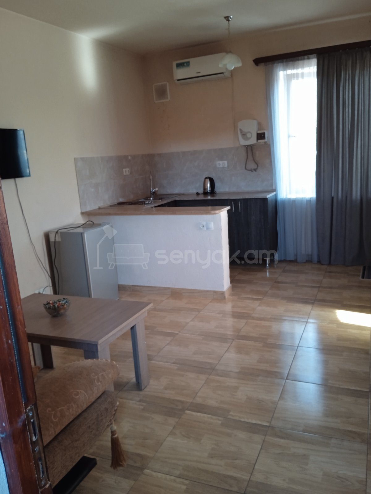 1 Սենյականոց Բնակարան Նորակառույցում, 30քմ, 2/3 հարկ, Կապիտալ Վերանորոգված