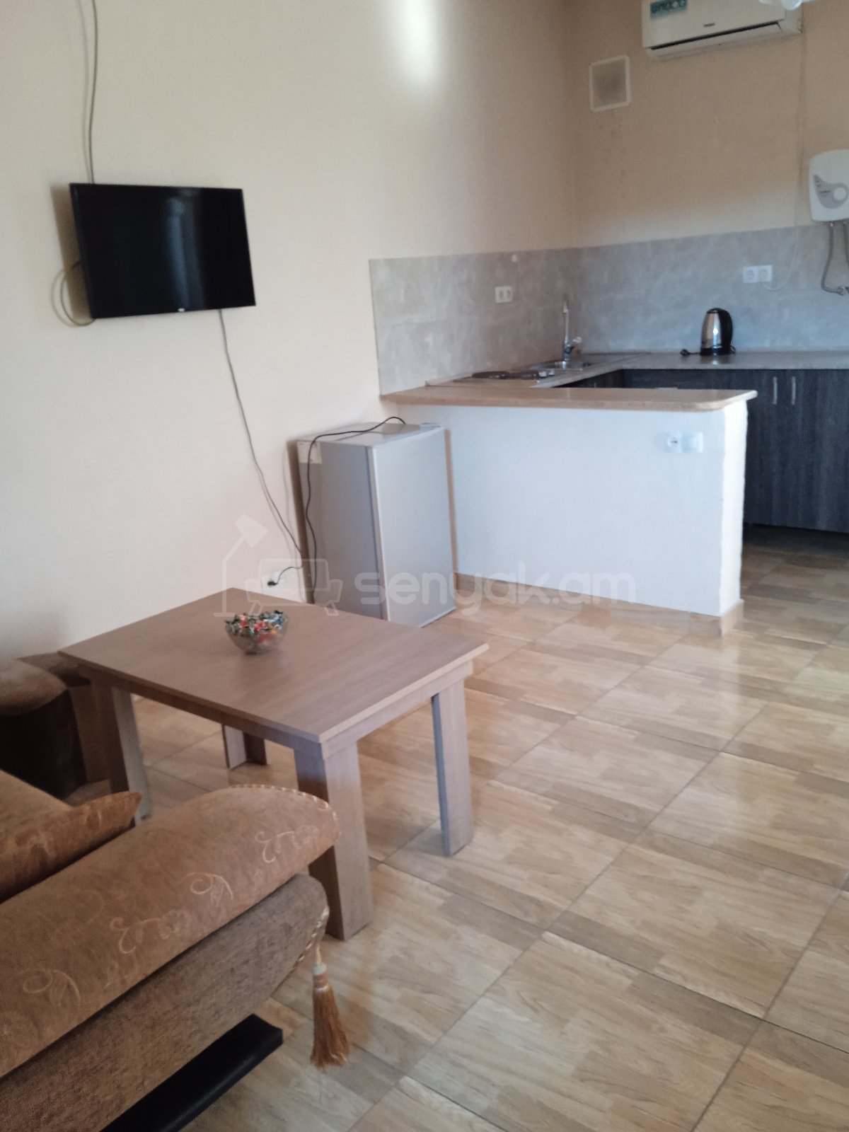 1 Սենյականոց Բնակարան Նորակառույցում, 30քմ, 2/3 հարկ, Կապիտալ Վերանորոգված