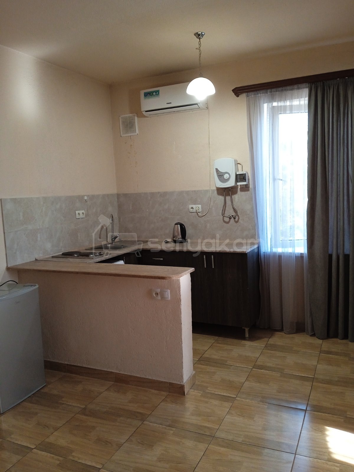 1 Սենյականոց Բնակարան Նորակառույցում, 30քմ, 2/3 հարկ, Կապիտալ Վերանորոգված