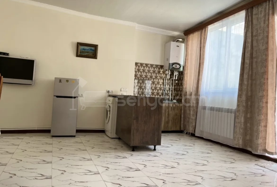 2 Սենյականոց Բնակարան, 56քմ, 2/5 հարկ, Նորմալ Վիճակում, Կահավորված, Արևկող