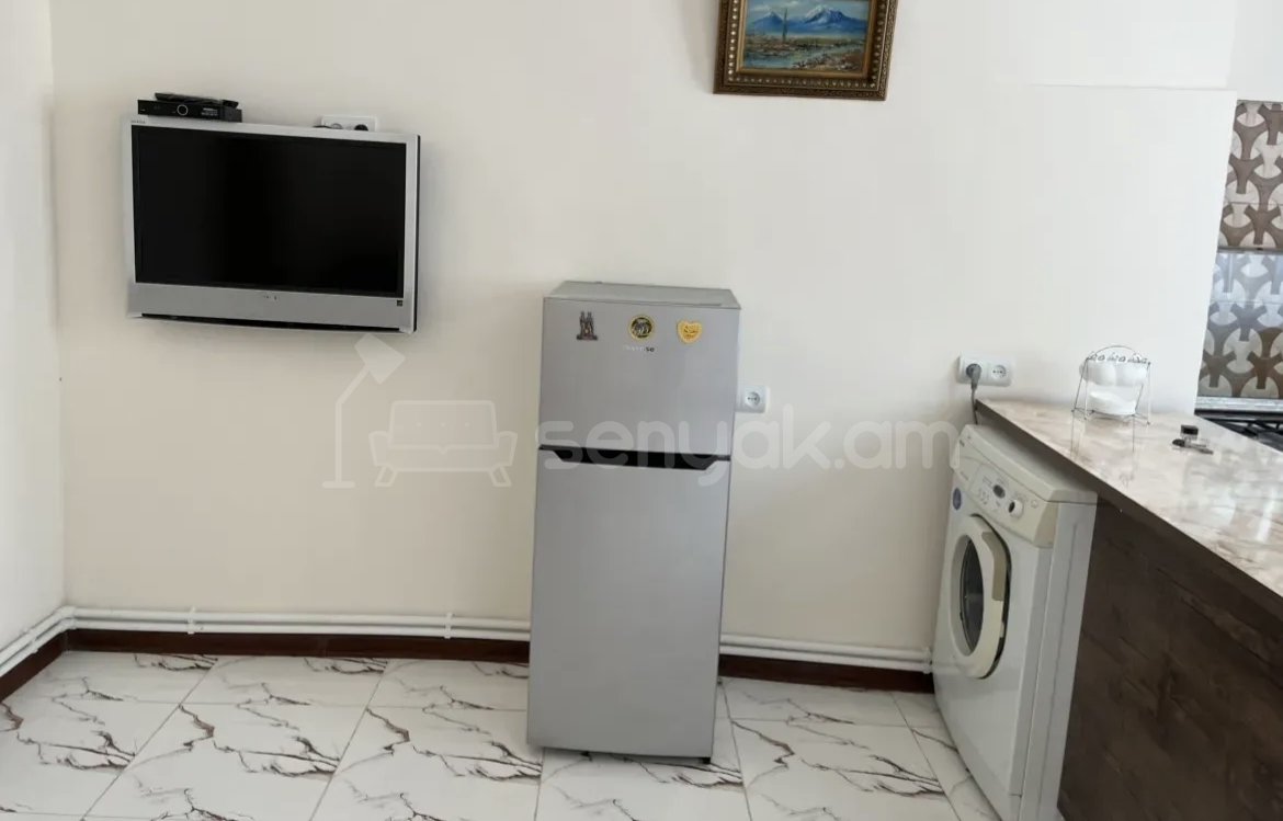 2 Սենյականոց Բնակարան, 56քմ, 2/5 հարկ, Նորմալ Վիճակում, Կահավորված, Արևկող