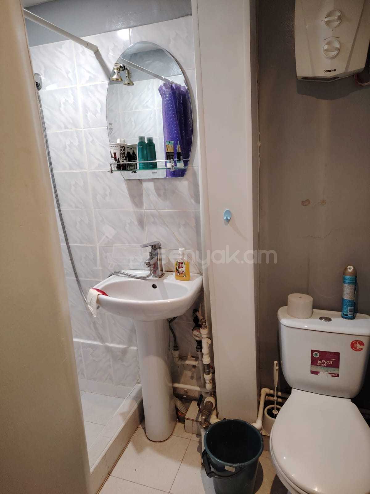 1 Սենյականոց Բնակարան Քարե Շենքում, 40քմ, 1/4 հարկ, Կապիտալ Վերանորոգված, Կահավորված, Արևկող