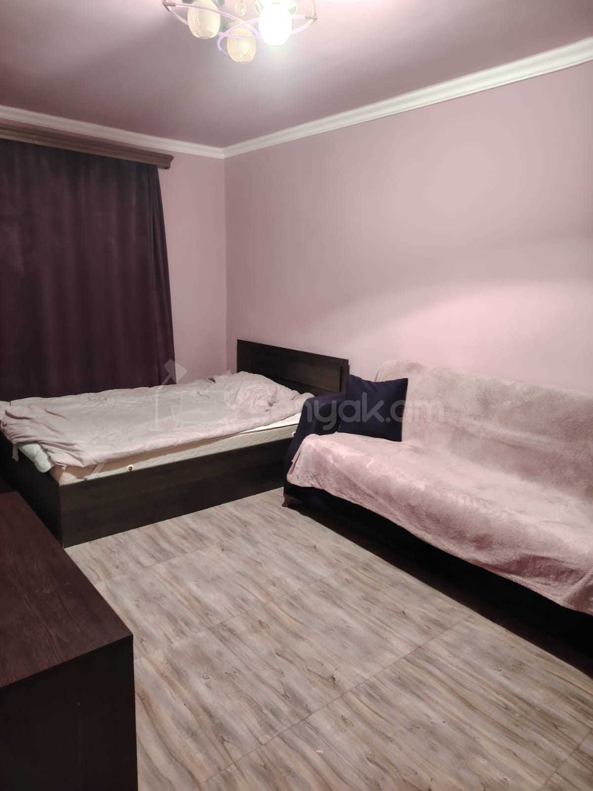 1 Սենյականոց Բնակարան Քարե Շենքում, 40քմ, 1/4 հարկ, Կապիտալ Վերանորոգված, Կահավորված, Արևկող