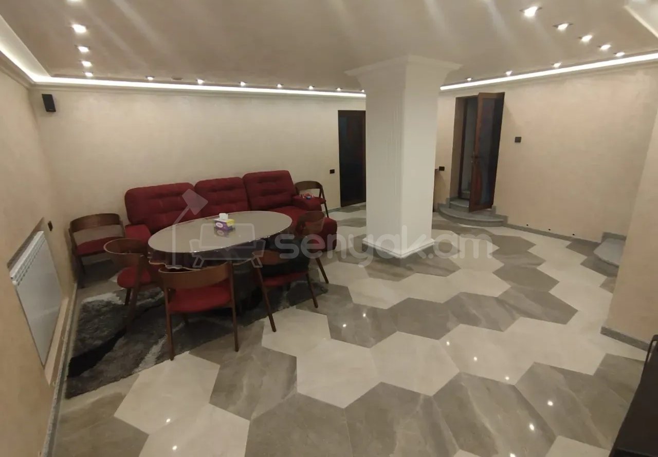 2 Սենյականոց Բնակարան Քարե Շենքում, 60քմ, 1/4 հարկ, Կապիտալ Վերանորոգված, Կահավորված