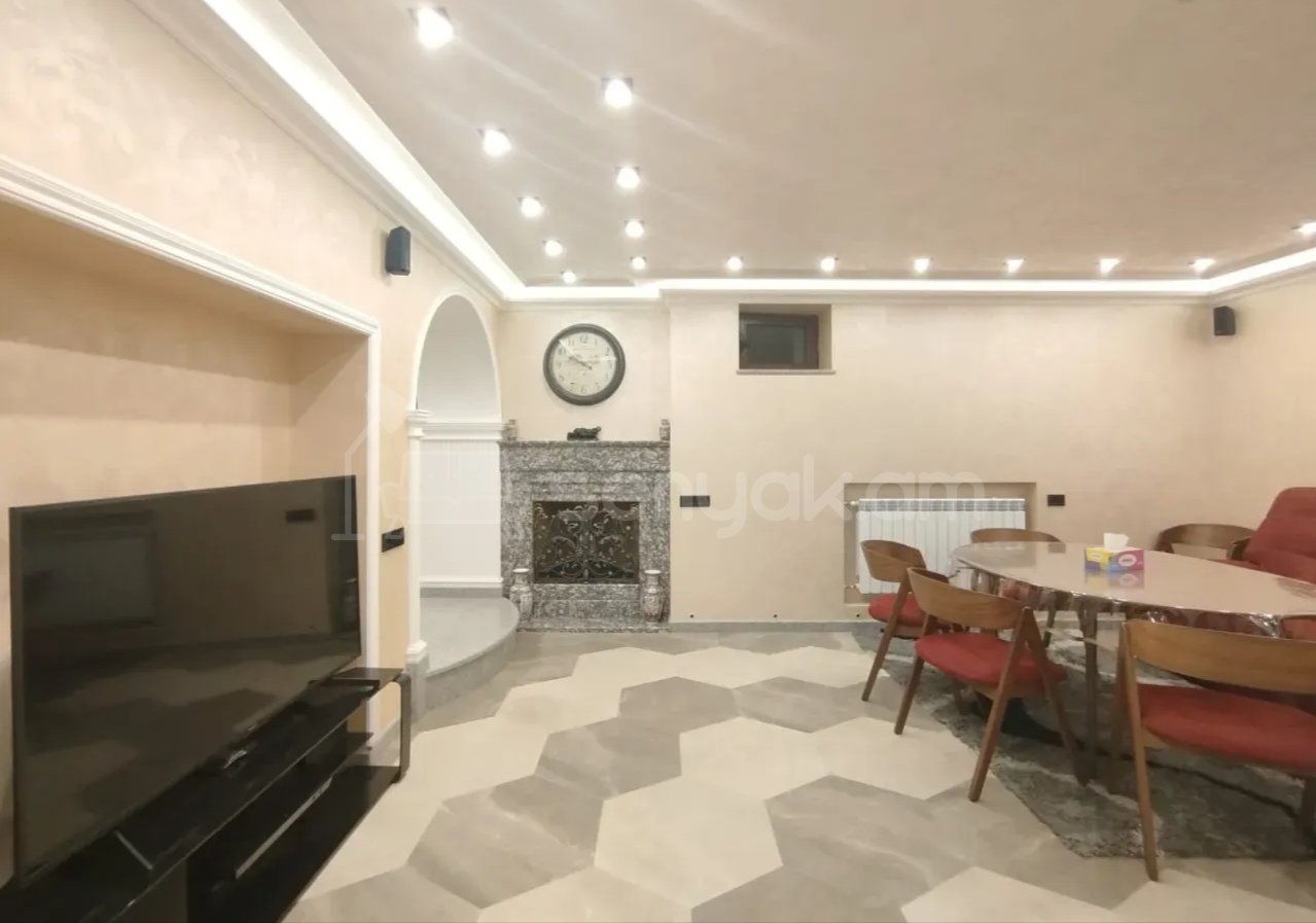 2 Սենյականոց Բնակարան Քարե Շենքում, 60քմ, 1/4 հարկ, Կապիտալ Վերանորոգված, Կահավորված