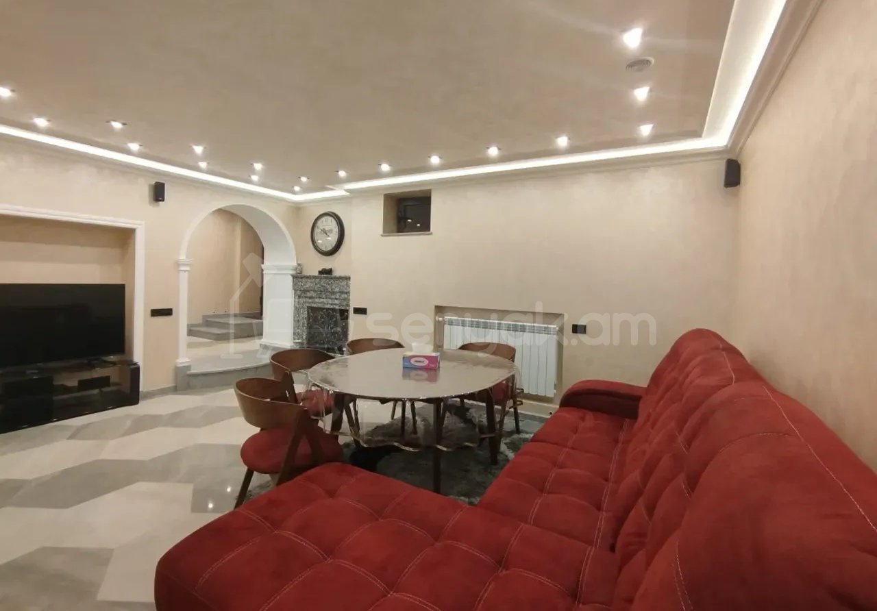 2 Սենյականոց Բնակարան Քարե Շենքում, 60քմ, 1/4 հարկ, Կապիտալ Վերանորոգված, Կահավորված