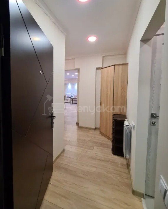 3 Սենյականոց Բնակարան, 69քմ, 2/13 հարկ, Դիզայներական Վերանորոգված, Կահավորված, Արևկող