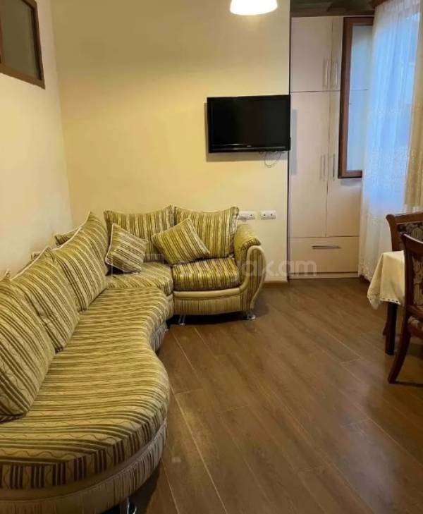 2 Սենյականոց Բնակարան Քարե Շենքում, 47քմ, 3/5 հարկ, Կոսմետիկ Վերանորոգված, Կահավորված, Արևկող