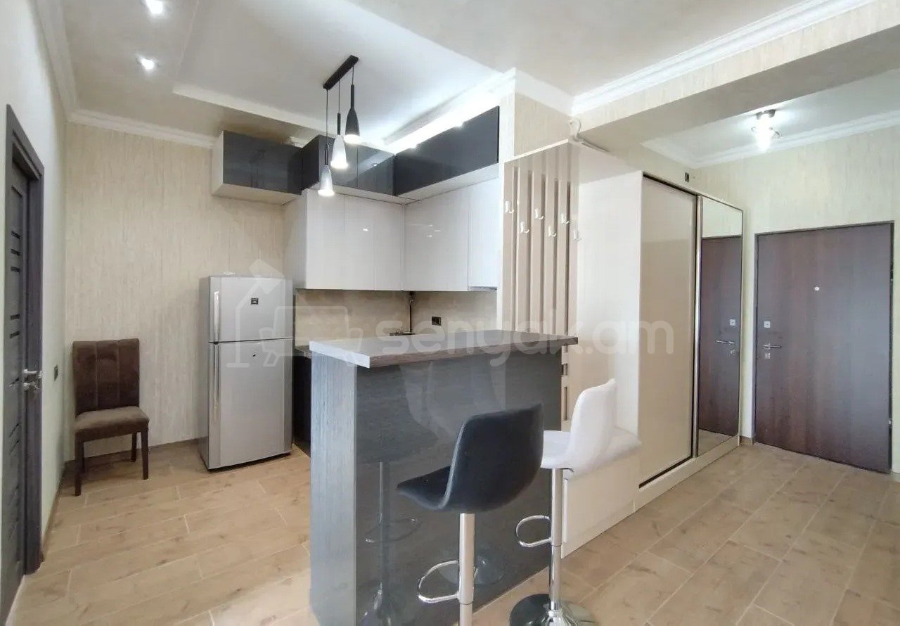 2 Սենյականոց Բնակարան, 57քմ, 9/18 հարկ, Կապիտալ Վերանորոգված, Կահավորված, Արևկող