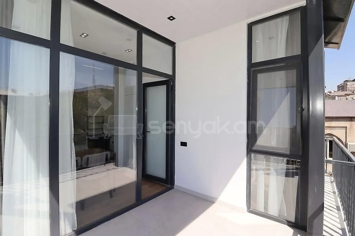 3 Սենյականոց Բնակարան Քարե Շենքում, 61քմ, 3/4 հարկ, Կապիտալ Վերանորոգված