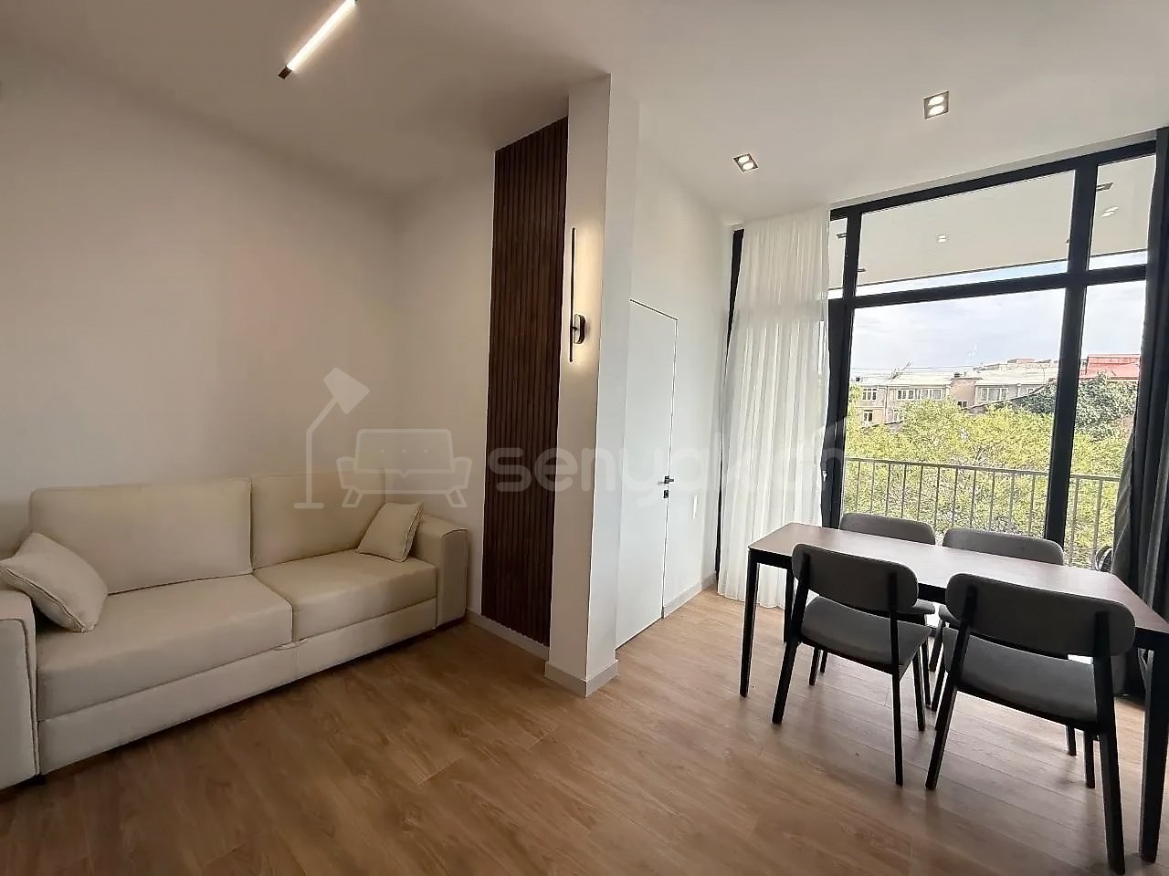 3 Սենյականոց Բնակարան Քարե Շենքում, 61քմ, 3/4 հարկ, Կապիտալ Վերանորոգված