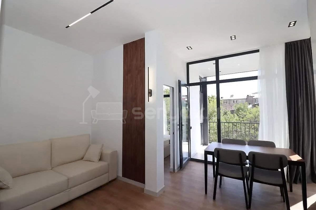 3 Սենյականոց Բնակարան Քարե Շենքում, 61քմ, 3/4 հարկ, Կապիտալ Վերանորոգված