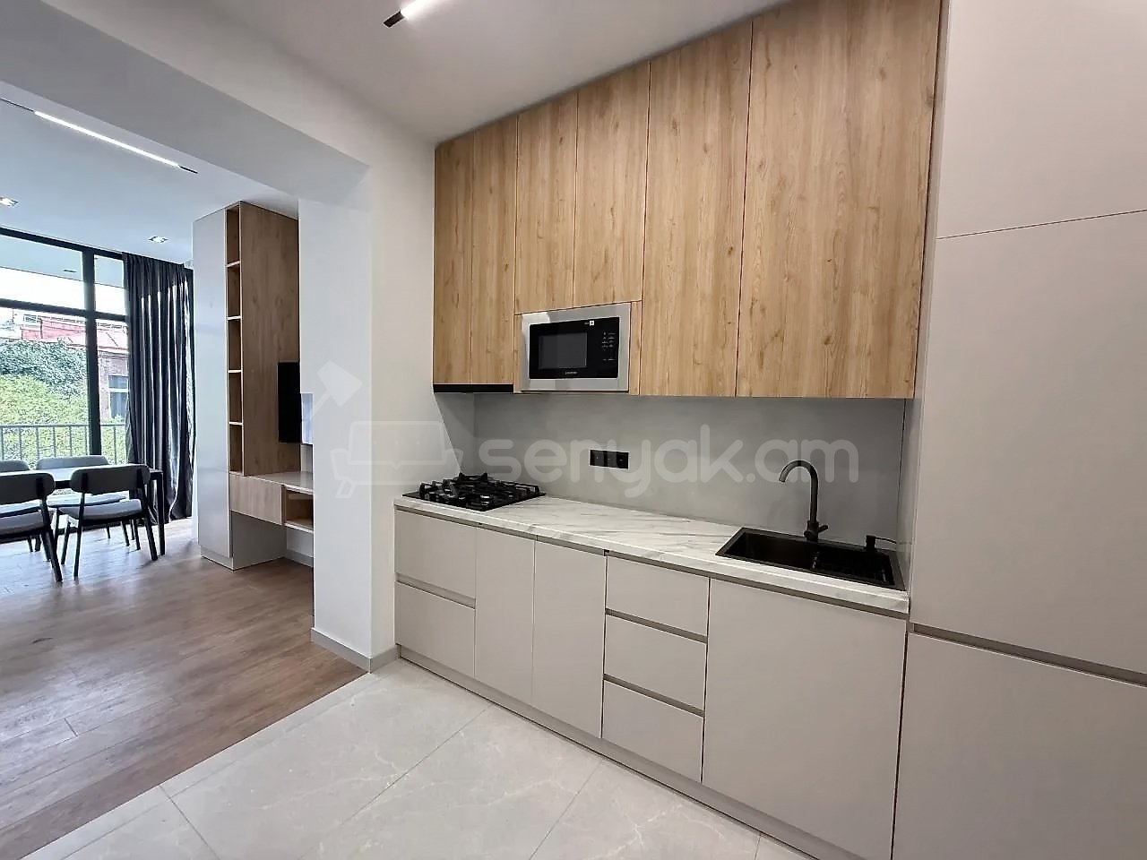 3 Սենյականոց Բնակարան Քարե Շենքում, 61քմ, 3/4 հարկ, Կապիտալ Վերանորոգված