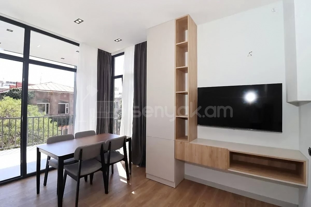 3 Սենյականոց Բնակարան Քարե Շենքում, 61քմ, 3/4 հարկ, Կապիտալ Վերանորոգված