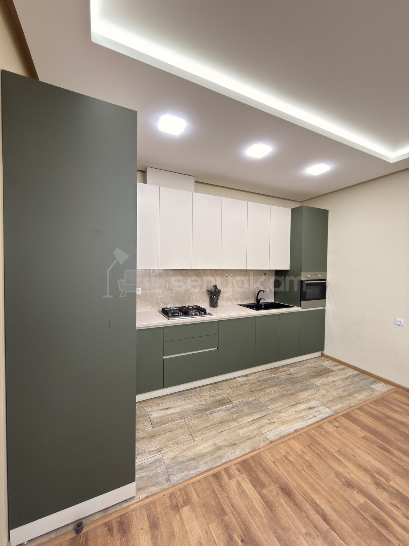 3 Սենյականոց Բնակարան, 78քմ, 17/17 հարկ, Դիզայներական Վերանորոգված, Կահավորված, Արևկող