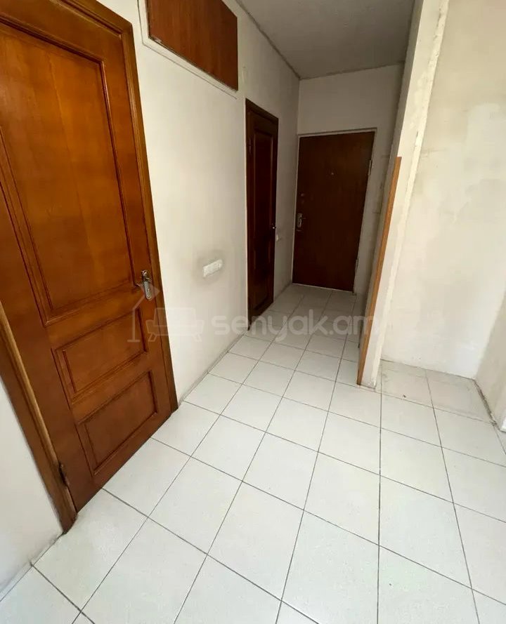 3 Սենյականոց Բնակարան, 76քմ, 3/12 հարկ, Կապիտալ Վերանորոգված