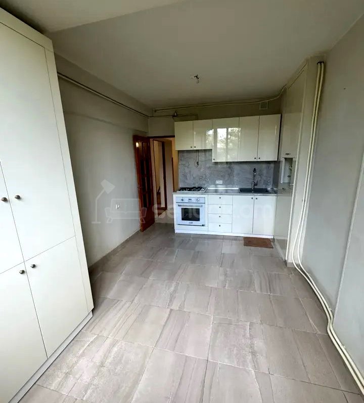 3 Սենյականոց Բնակարան, 76քմ, 3/12 հարկ, Կապիտալ Վերանորոգված