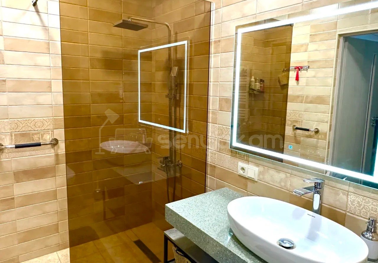 2 Սենյականոց Բնակարան Նորակառույցում, 80քմ, 12/14 հարկ, Դիզայներական Վերանորոգված, Կահավորված, Արևկող