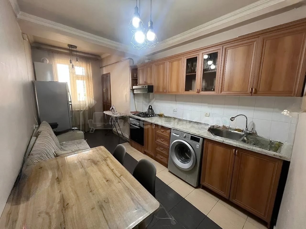 3 Սենյականոց Բնակարան, 85քմ, 10/11 հարկ, Նորմալ Վիճակում