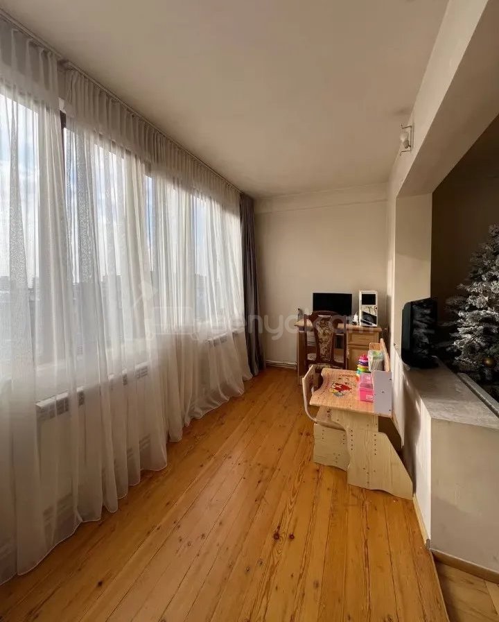 3 Սենյականոց Բնակարան, 98քմ, 7/8 հարկ, Կոսմետիկ Վերանորոգված