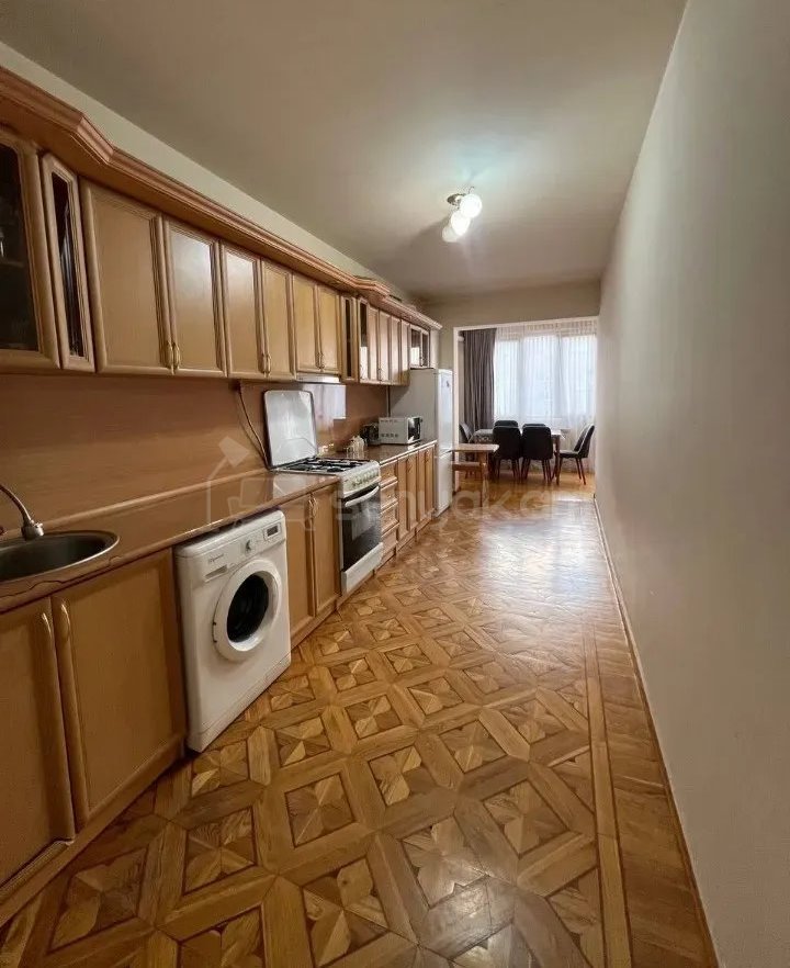 3 Սենյականոց Բնակարան, 98քմ, 7/8 հարկ, Կոսմետիկ Վերանորոգված