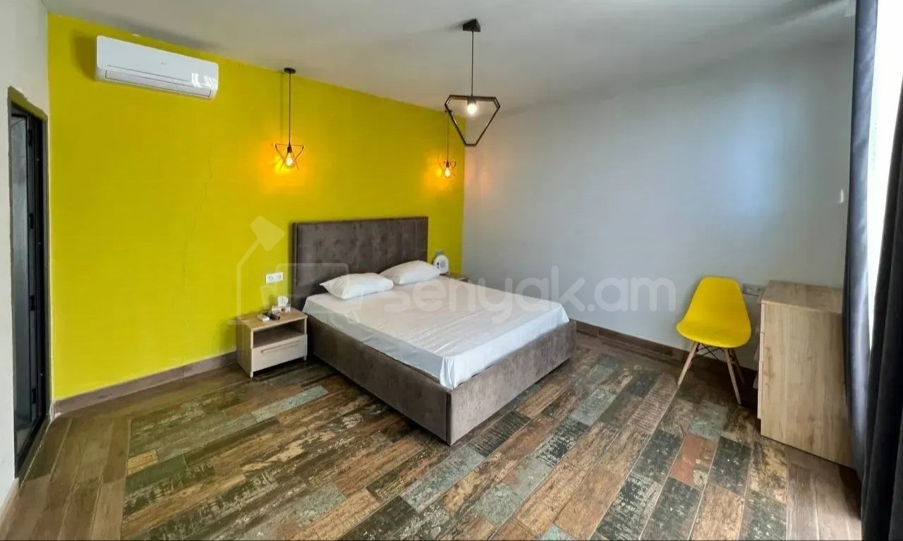 2 Սենյականոց Ամառանոց, 200քմ, Լողավազանով