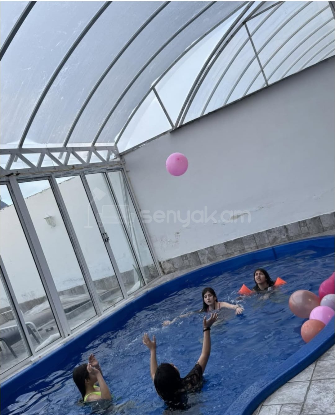 2 Սենյականոց Ամառանոց, 200քմ, Լողավազանով