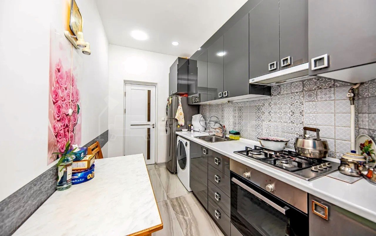 2 Սենյականոց Բնակարան Քարե Շենքում, 59քմ, 4/5 հարկ, Դիզայներական Վերանորոգված