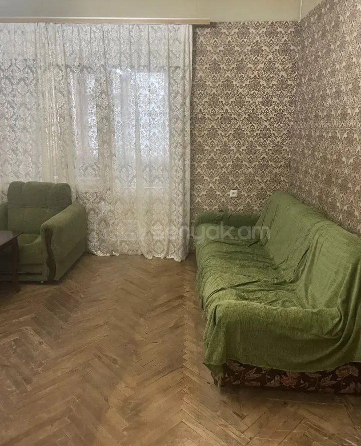 3 Սենյականոց Բնակարան, 90քմ, 2/4 հարկ, Նորմալ Վիճակում