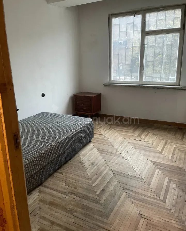 3 Սենյականոց Բնակարան, 90քմ, 2/4 հարկ, Նորմալ Վիճակում