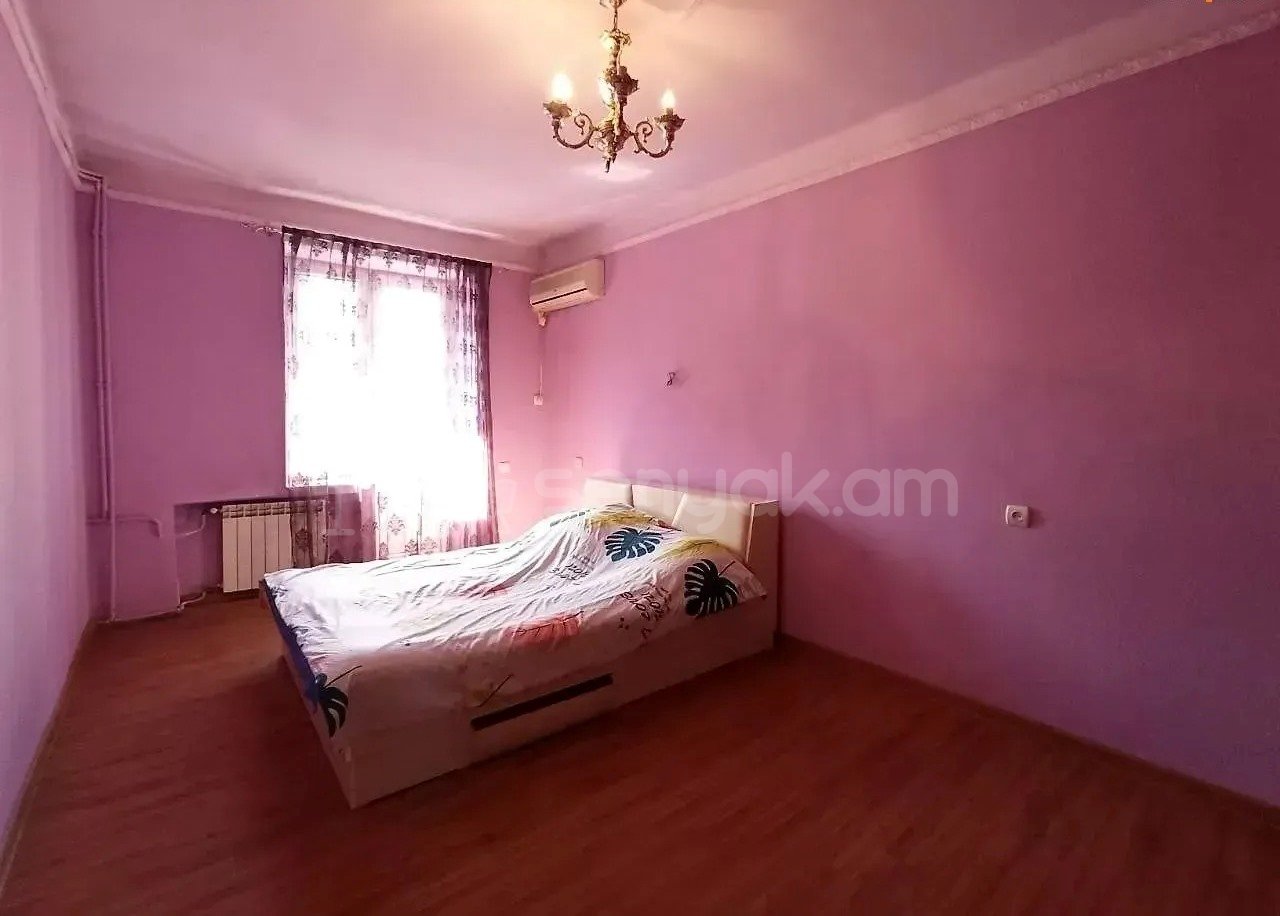 2 Սենյականոց Բնակարան Քարե Շենքում, 63քմ, 5/5 հարկ, Կապիտալ Վերանորոգված