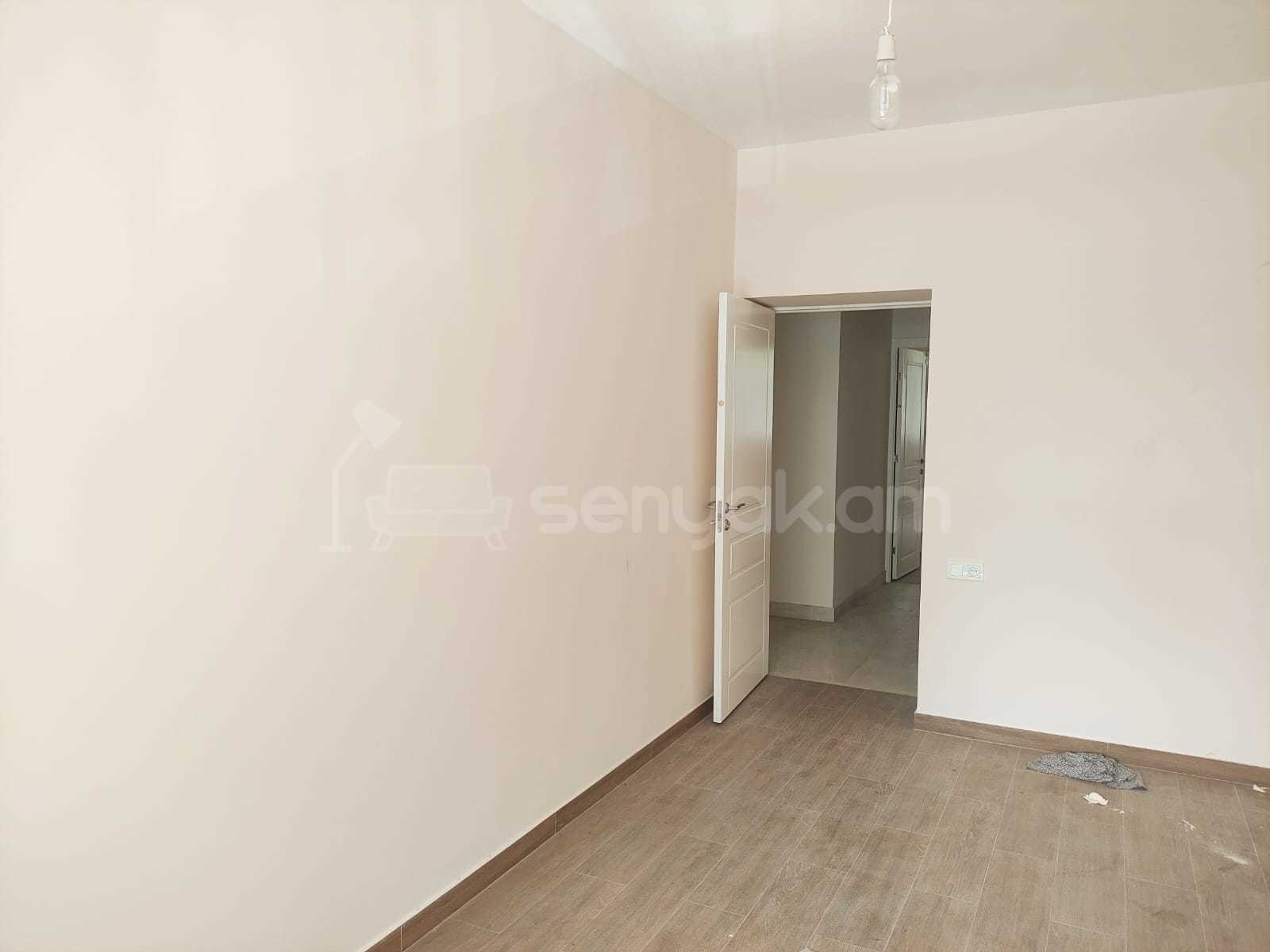 2 Սենյականոց Բնակարան Քարե Շենքում, 64քմ, 2/5 հարկ, Կապիտալ Վերանորոգված