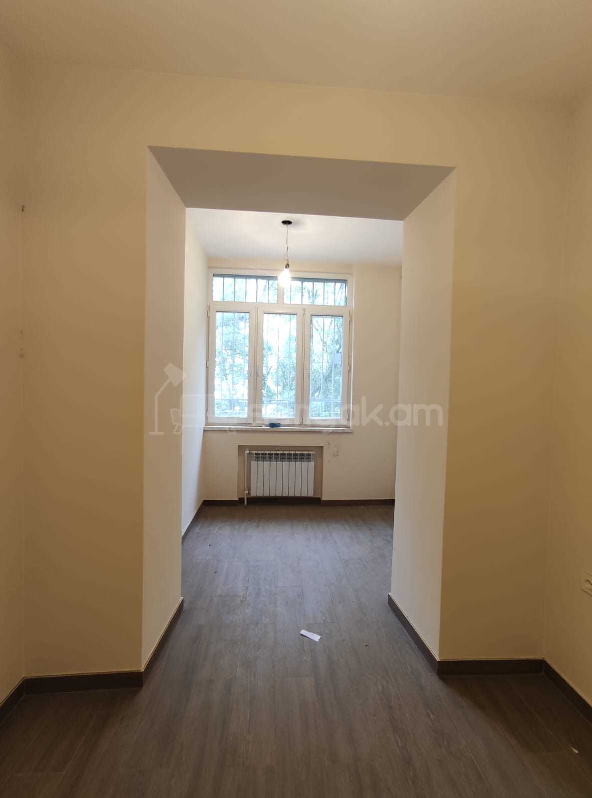 2 Սենյականոց Բնակարան Քարե Շենքում, 64քմ, 2/5 հարկ, Կապիտալ Վերանորոգված