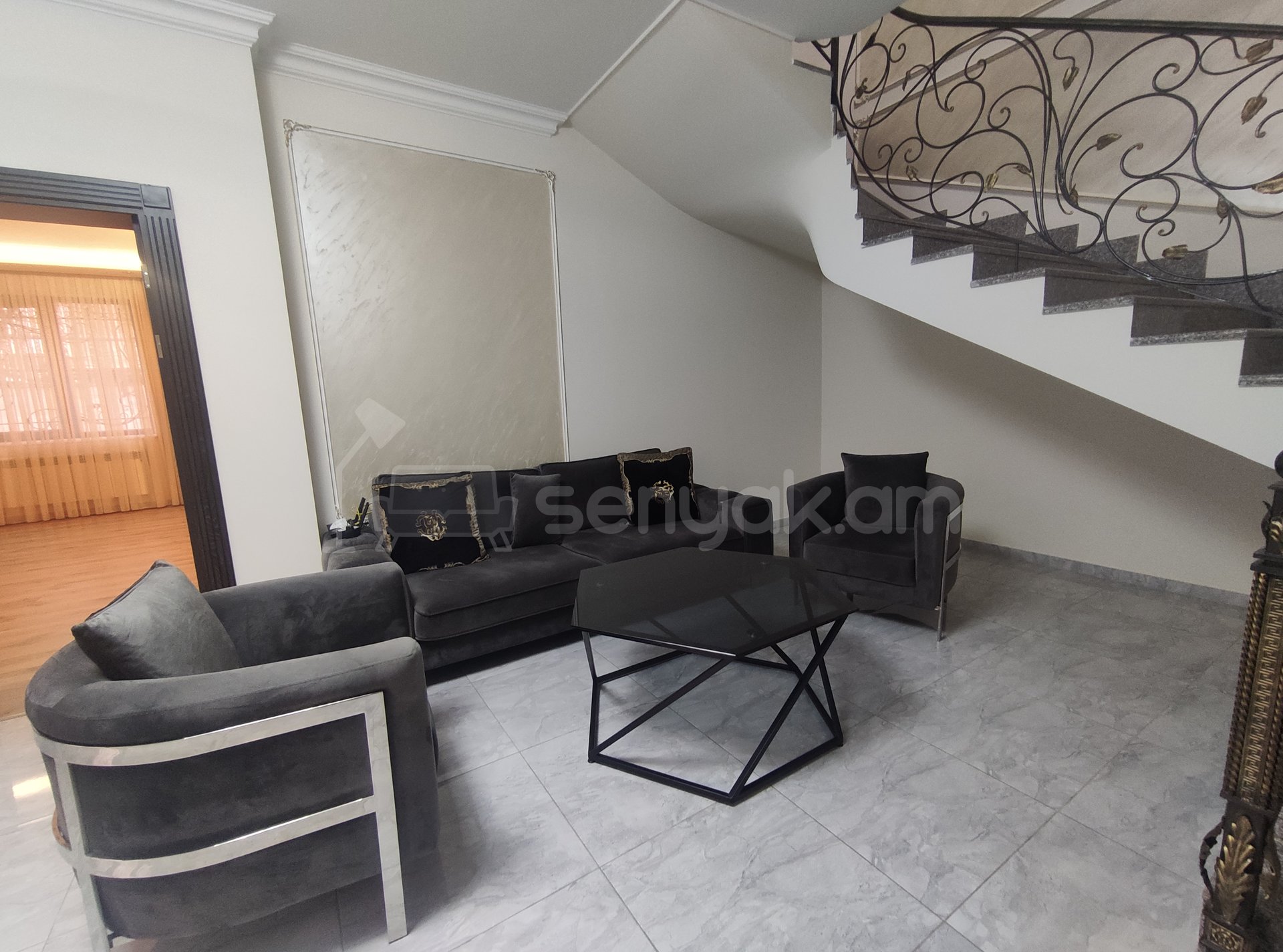 5 Սենյականոց Սեփական Տուն, 280քմ, Դիզայներական Վերանորոգված, Կահավորված, Ավտոտնակով