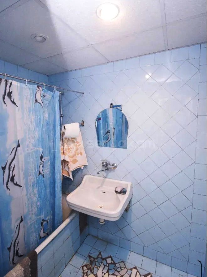 3 Սենյականոց Բնակարան Քարե Շենքում, 90քմ, 4/6 հարկ, Նորմալ Վիճակում