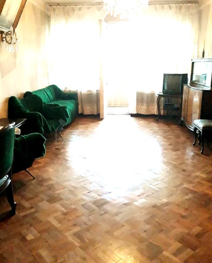 3 Սենյականոց Բնակարան Քարե Շենքում, 90քմ, 4/6 հարկ, Նորմալ Վիճակում