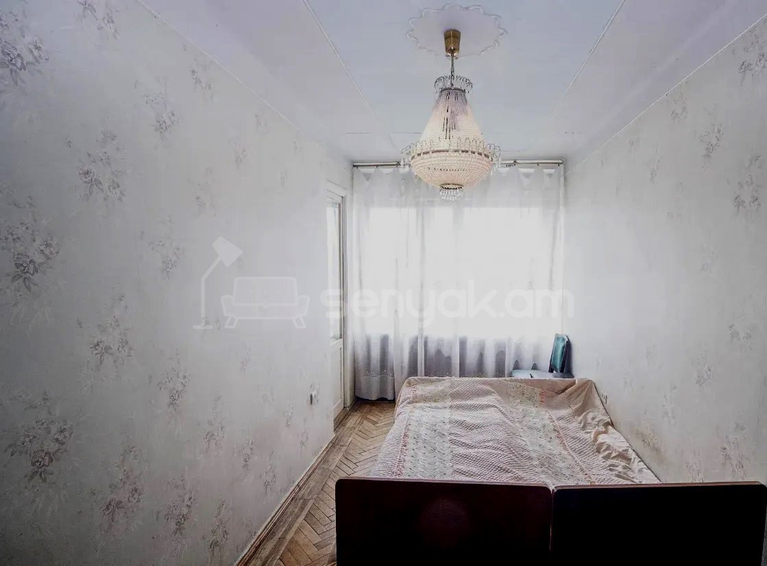 3 Սենյականոց Բնակարան Քարե Շենքում, 90քմ, 4/6 հարկ, Նորմալ Վիճակում