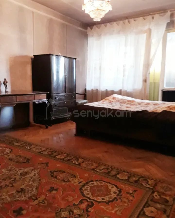 3 Սենյականոց Բնակարան Քարե Շենքում, 90քմ, 4/6 հարկ, Նորմալ Վիճակում