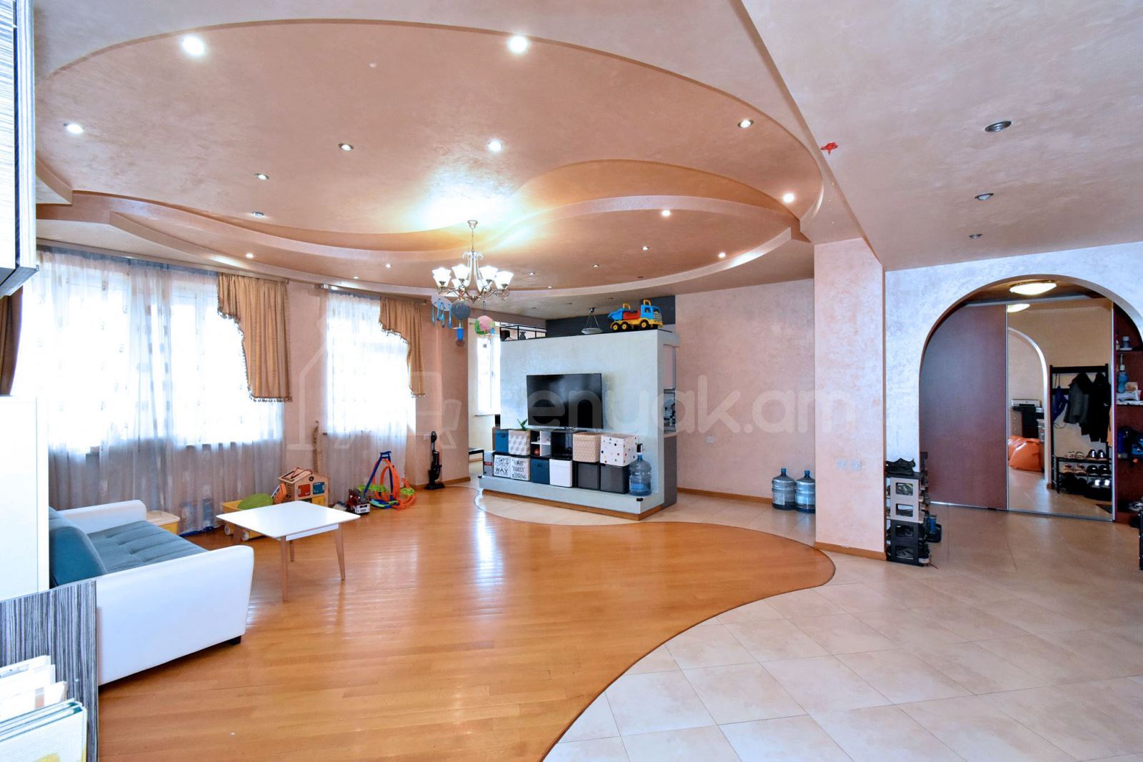 3 Սենյականոց Բնակարան Նորակառույցում, 131քմ, 7/12 հարկ, Կապիտալ Վերանորոգված