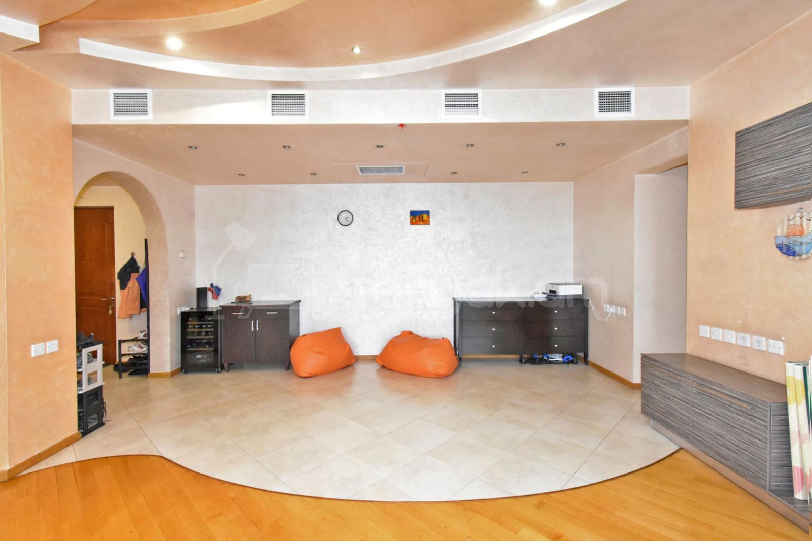 3 Սենյականոց Բնակարան Նորակառույցում, 131քմ, 7/12 հարկ, Կապիտալ Վերանորոգված