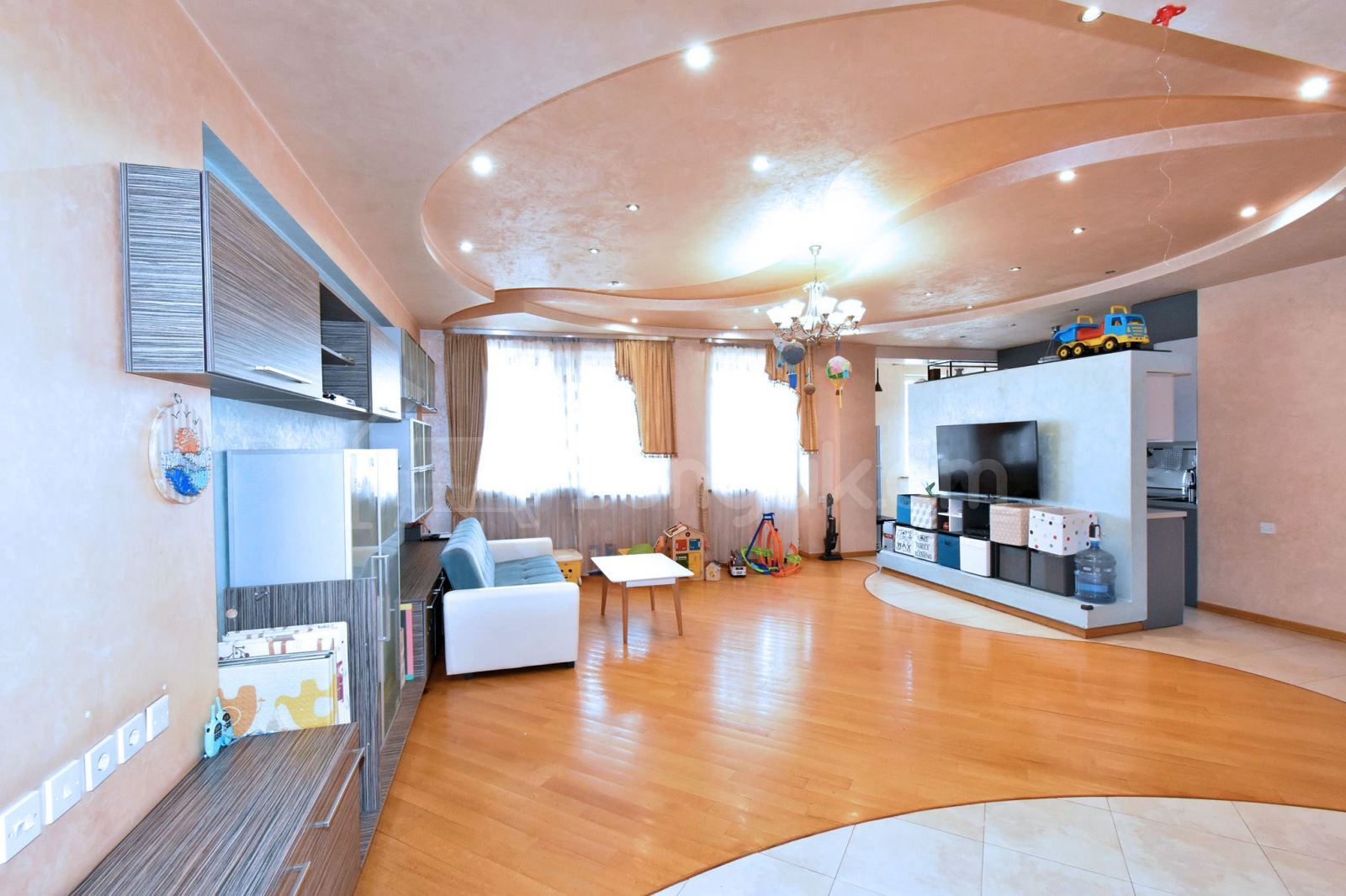 3 Սենյականոց Բնակարան Նորակառույցում, 131քմ, 7/12 հարկ, Կապիտալ Վերանորոգված