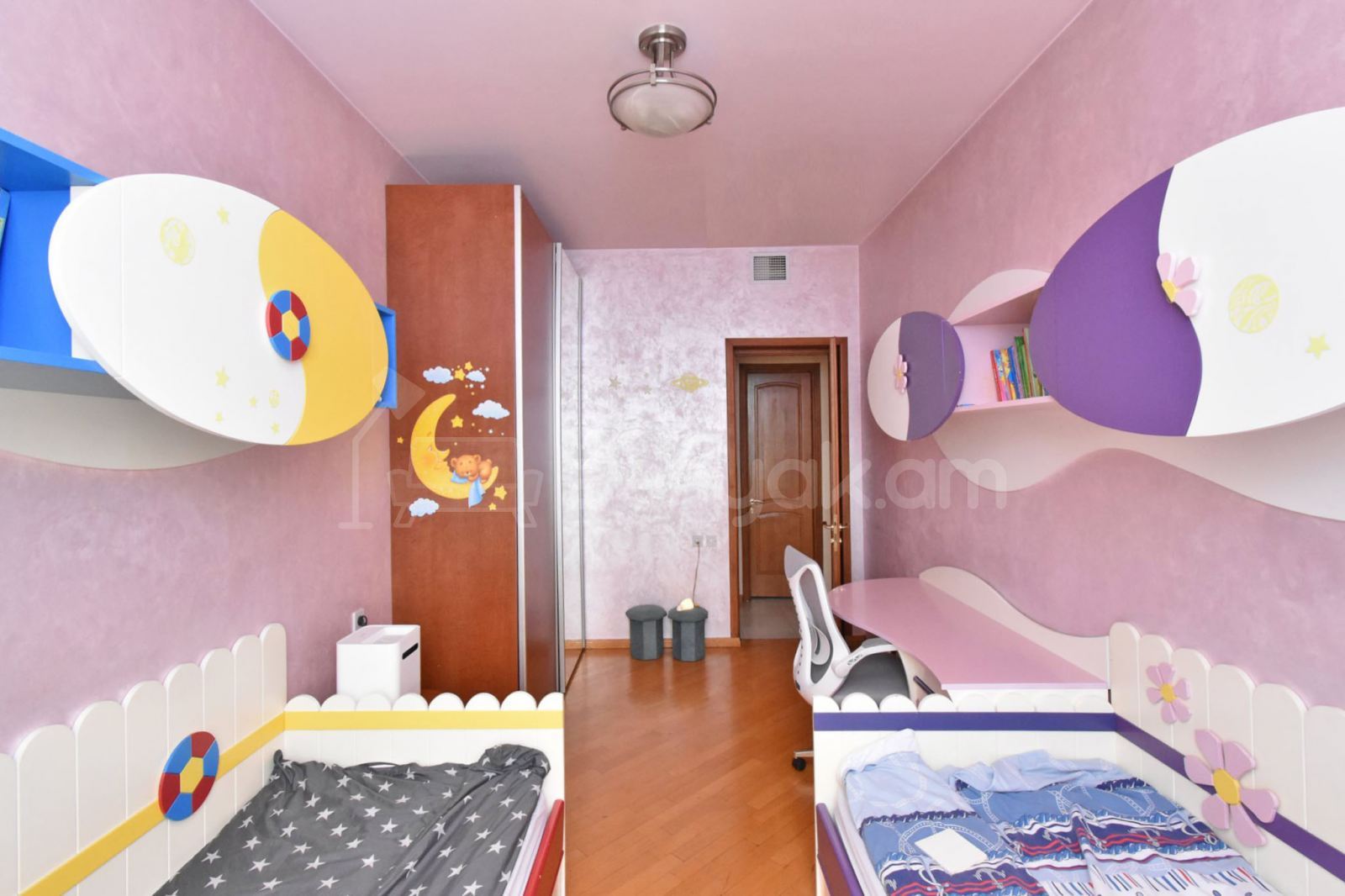 3 Սենյականոց Բնակարան Նորակառույցում, 131քմ, 7/12 հարկ, Կապիտալ Վերանորոգված