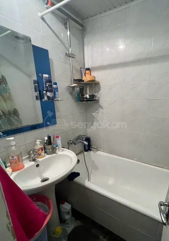 3 Սենյականոց Բնակարան Քարե Շենքում, 76քմ, 4/5 հարկ, Կոսմետիկ Վերանորոգված