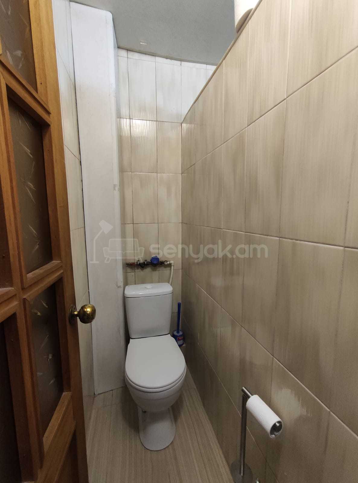 2 Սենյականոց Բնակարան Քարե Շենքում, 48քմ, 1/5 հարկ, Կապիտալ Վերանորոգված