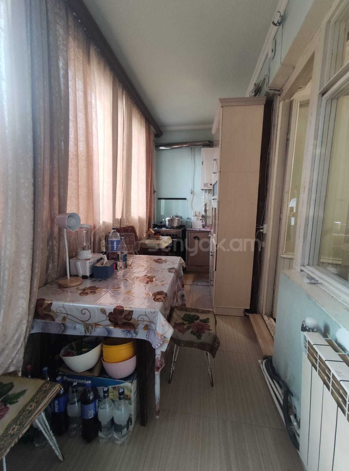 2 Սենյականոց Բնակարան Քարե Շենքում, 48քմ, 1/5 հարկ, Կապիտալ Վերանորոգված