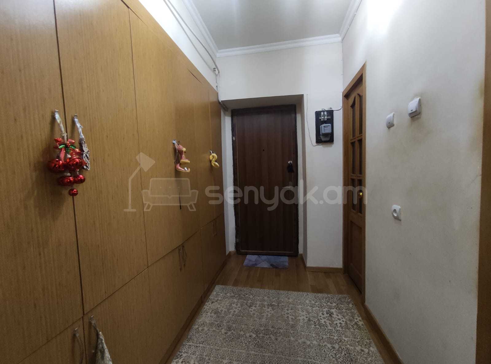 2 Սենյականոց Բնակարան Քարե Շենքում, 48քմ, 1/5 հարկ, Կապիտալ Վերանորոգված