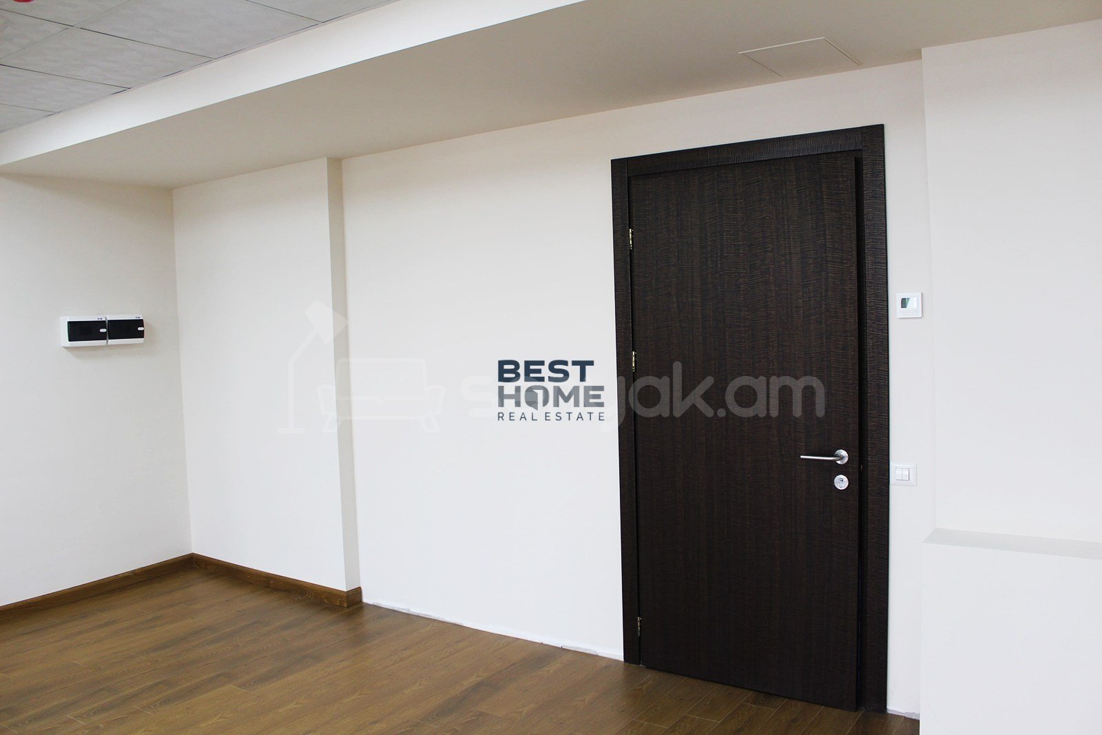 Նորակառույց Օֆիսային Տարածք, 65քմ